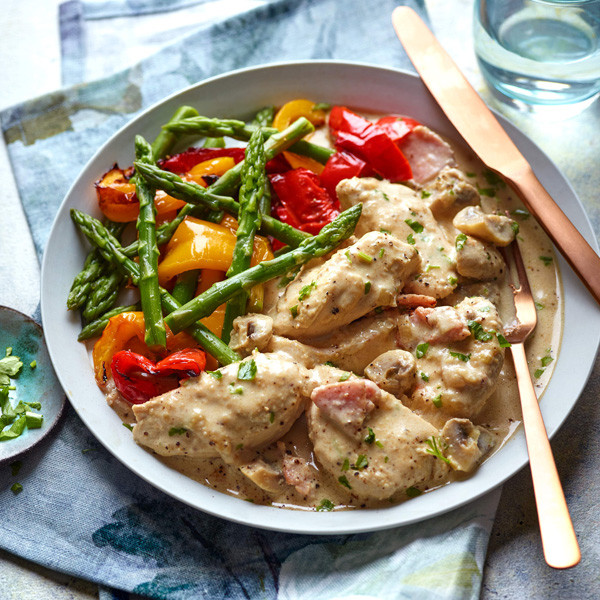 Jing Ling's Garlic Sliced Chicken: A Flavorful Delight!