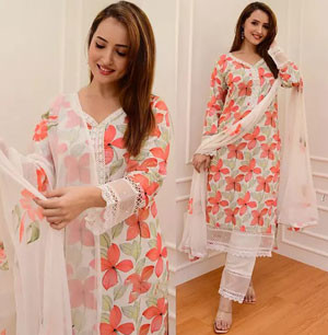 Chic Linen Trio: Elevate Your Style with our Versatile Three-Piece Collection